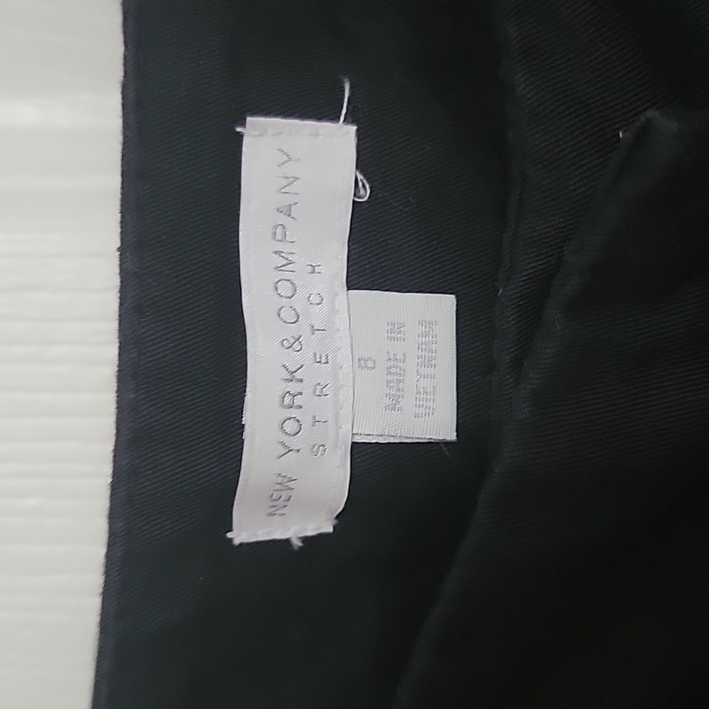 Shorts - Picture 2 of 4